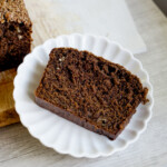 hojicha banana bread closeup slice on plate